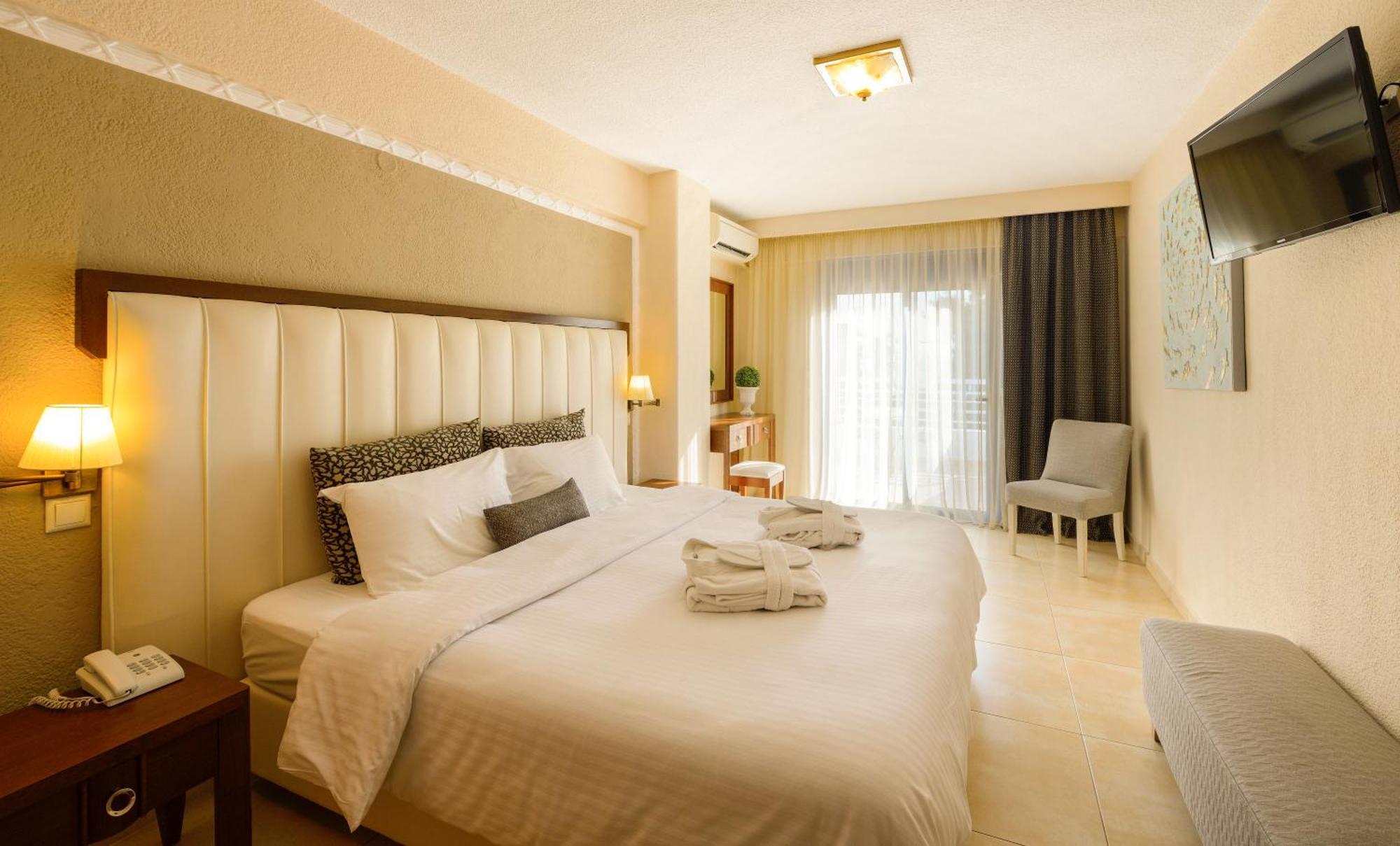 ซีเคร็ต พาราไดซ์ โฮเต็ล แอนด์ สปา Hotel Chalkidiki ภายนอก รูปภาพ